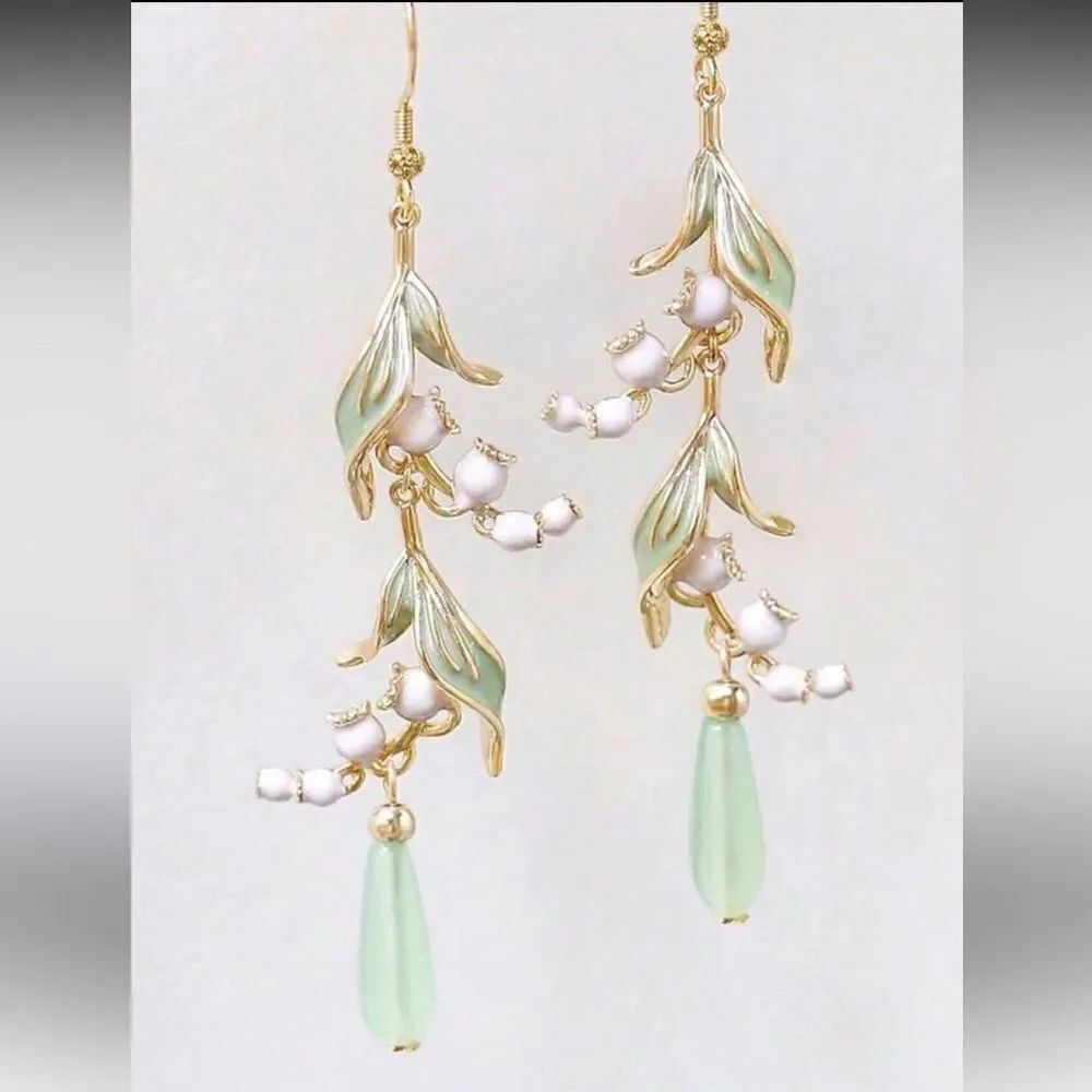 Lily of the Valley Drop Earrings A1699